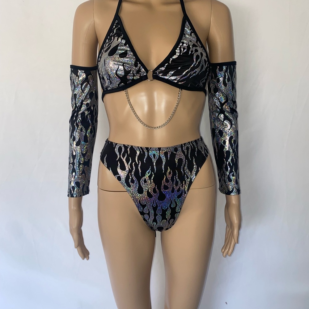 Four piece fire rave set